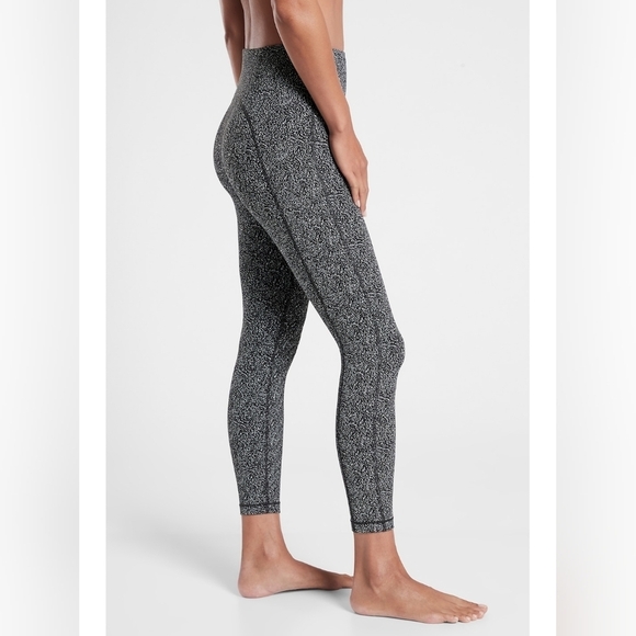Athleta‎ Ultimate Stash Textured 7/8 Tights Leggings Black White Size Small - Picture 1 of 13
